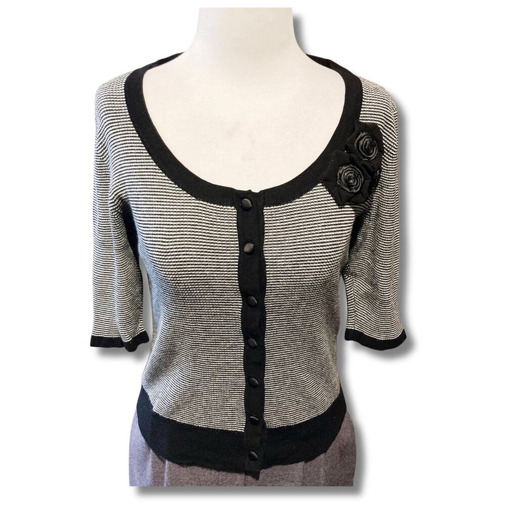 JACQUI-E Black white waffle knit floral rosette cropped cardigan SMALL MEDIUM